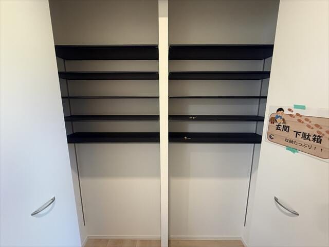 シューズボックスも大容量ですので、奥様のハイヒールやブーツも