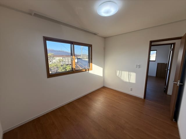 北西のお部屋は約6帖です。