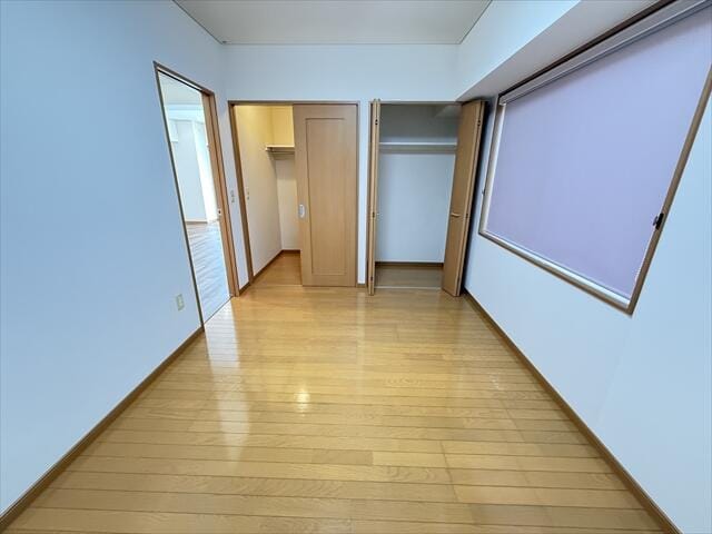 クローゼット付きの洋室。衣類をすっきり収納できます。