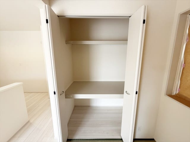 和室にはこんなに大きな収納スペースがございます。ドラえもんがお昼寝をする場所もあるということになりますね。・・・あれ、ドラえもんって押し入れで寝てなかったでしたっけ?