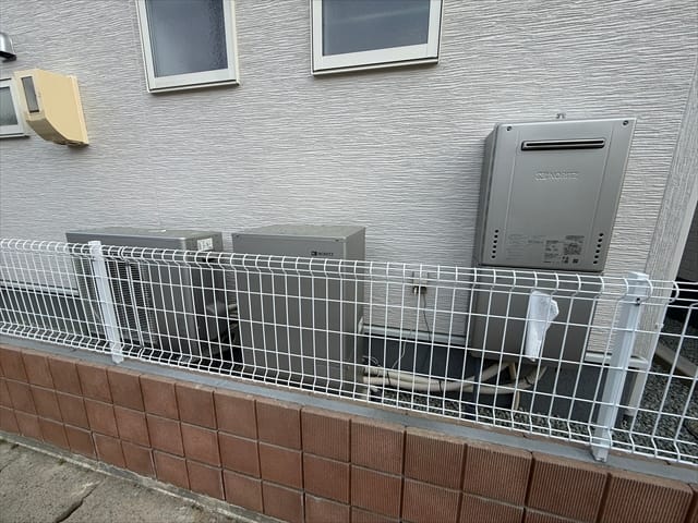 ハイブリッド給湯器がついております。なにもかもが高くなっていくこの時代に光熱費を節約できるのは嬉しいですね。