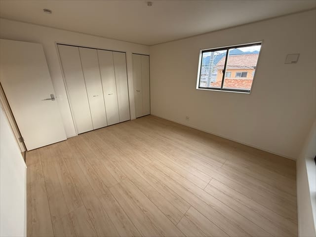 こちらが主寝室になるかなと思います。