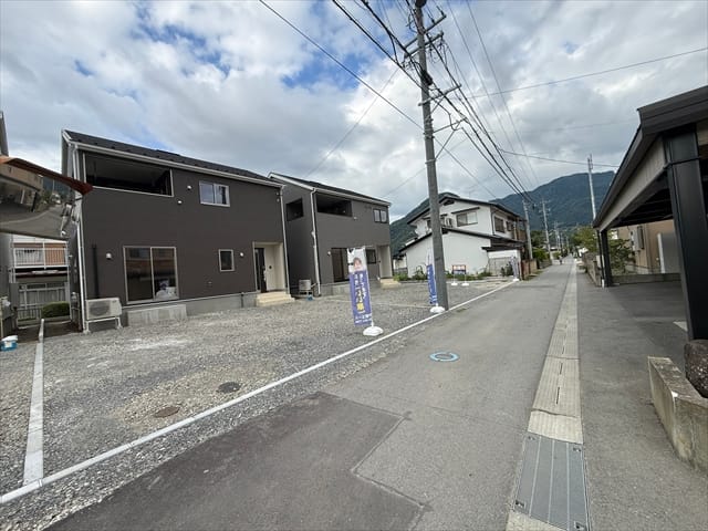 前面道路の幅員は4mございます。