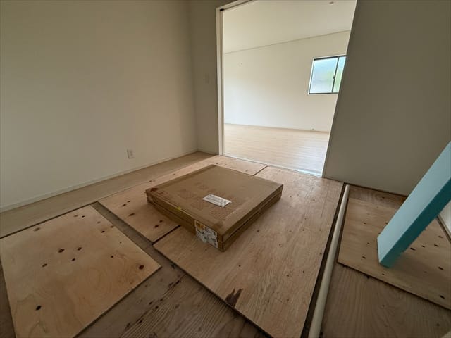 リビングに隣接した和室は様々なことに使えそうですね。