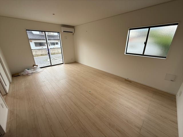 二面採光で明るいリビングですね。