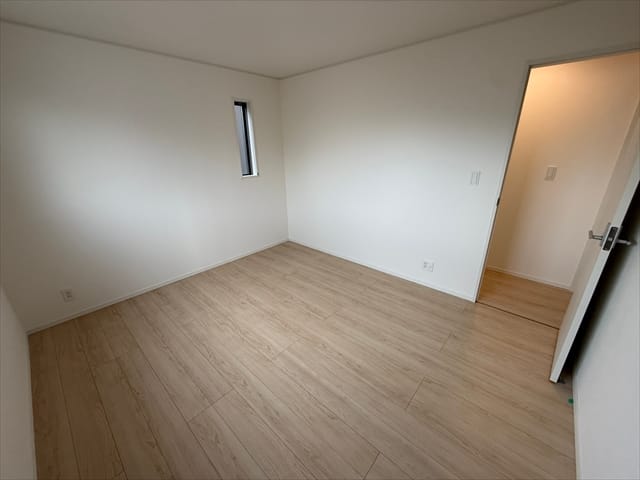 北側のお部屋は7帖の洋室です。