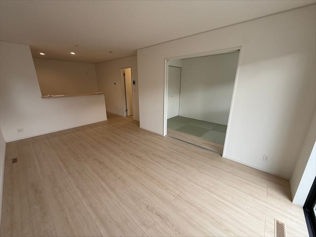 LDKは16帖の広さがございます。