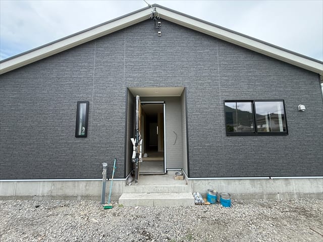近隣で既に完成している建物を使って内覧も行っております!