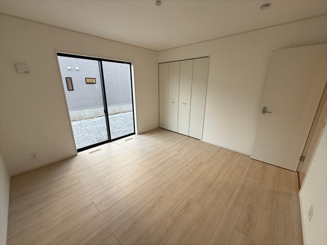 一番広い居室ですので主寝室にいかがでしょうか。