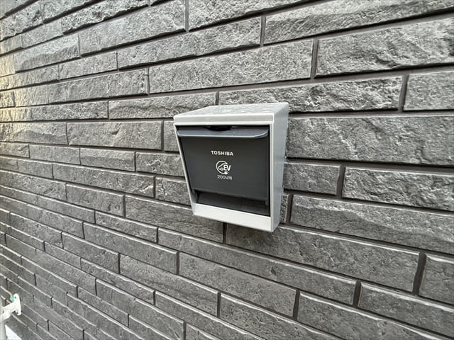 EV車の充電設備もございます。急に電気自動車に買い替えなければならなくなっても安心ですね!
