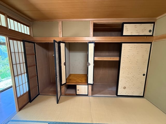 収納スペースもこんなにございます。なにをしまってやろうか考えると楽しいですね。