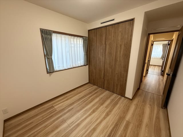 5帖の洋室です。家具の配置がしやすそうですね。