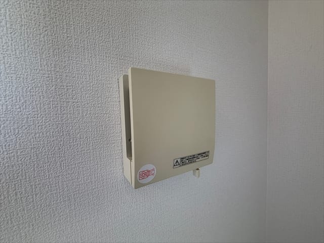 室内には、室内の空気環境をすっきりと整えるのに便利な丸型の換気口が配置されています。