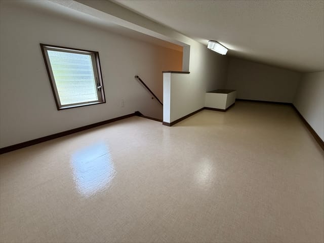 広々とした使いやすい小屋裏収納。季節物のお荷物や思い出の品などを、まとめて綺麗に保管できます。