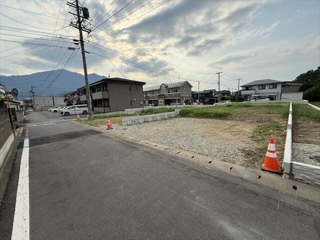 前面道路の幅員は4.1mございます。