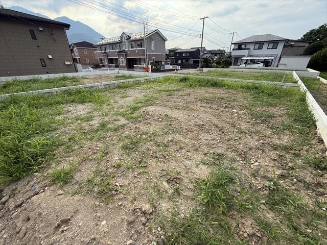 現在建物建設中ですが、近隣で既に完成した建物を使って内覧も可
