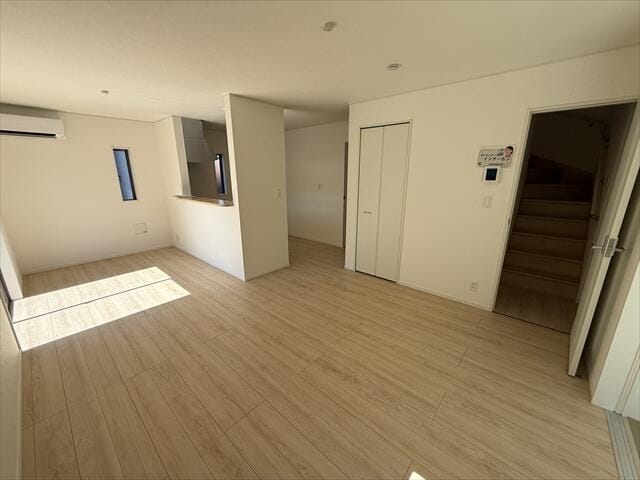 リビング部分は12.2帖ございます。