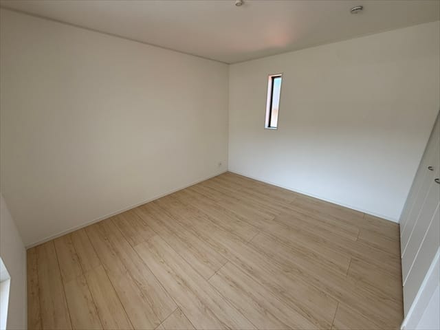 こちらが主寝室になるかなと思います。