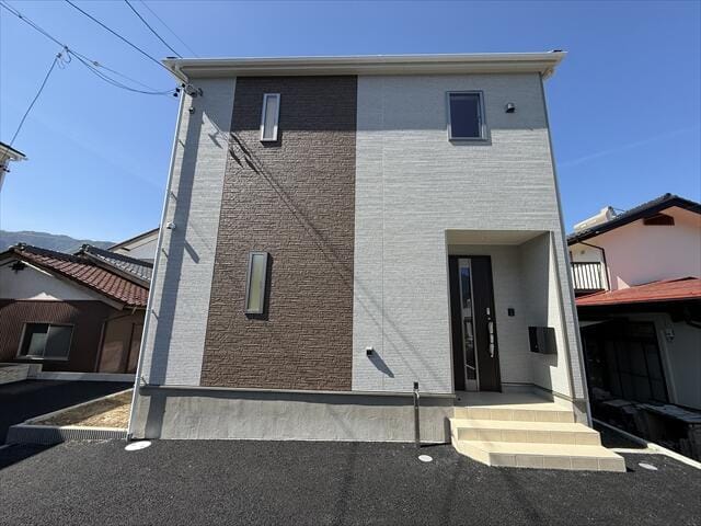 閑静な住宅街にありますので落ち着いた生活が送れます。