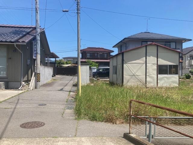 西側市道(南側から撮影)