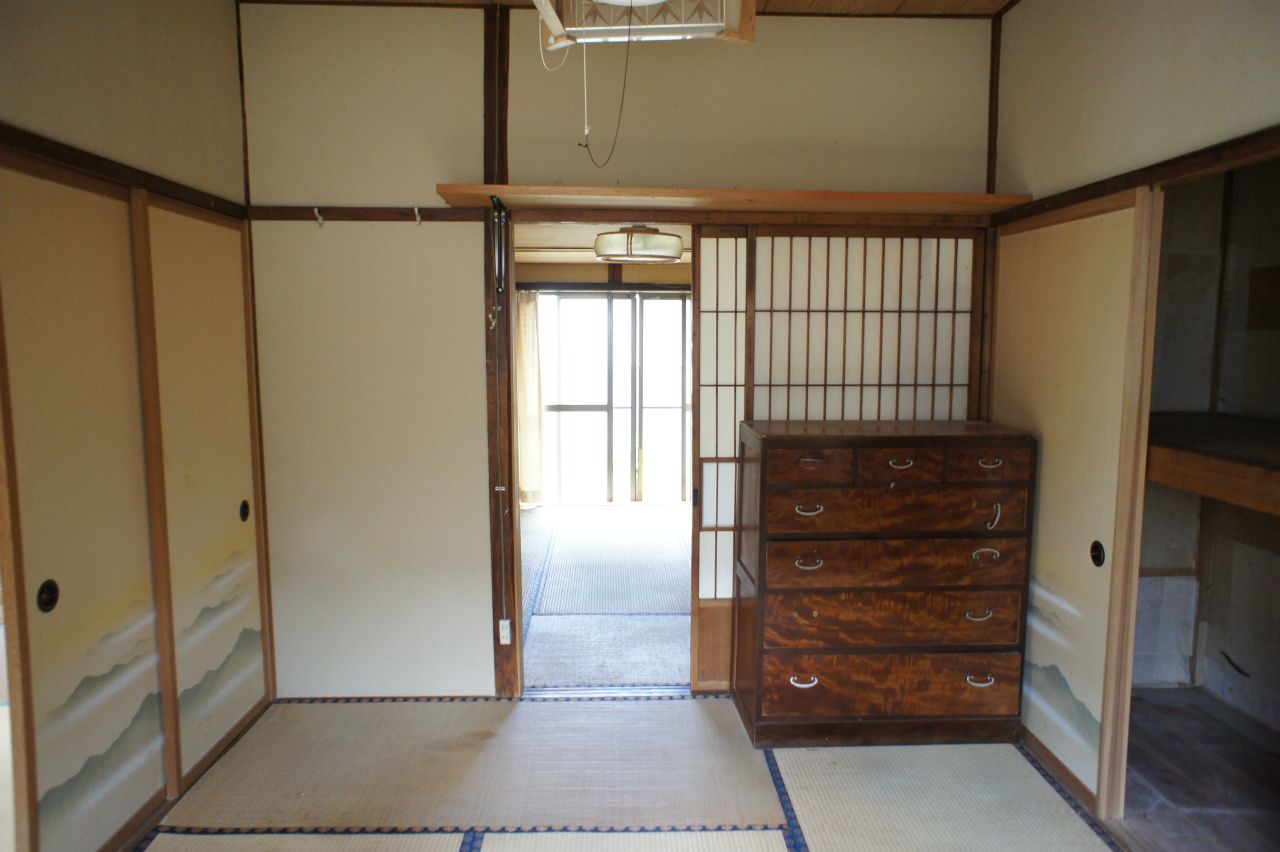 1F6帖和室1(タンスは撤去済み)