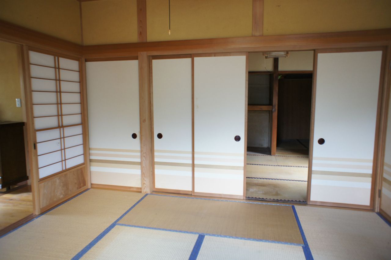 1F8帖和室。収納もあります。