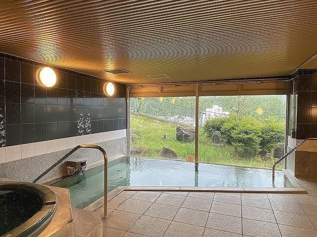 館内の天然温泉大浴場もご利用頂けます。