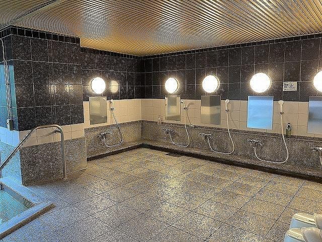 館内の天然温泉大浴場もご利用頂けます。