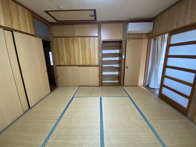 2階納戸(8帖間)。新築時よりずっと居室として利用されてきま
