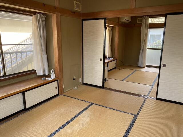 和室6帖が2間。中央のふすまを取り外すと、広く使えます。北の
