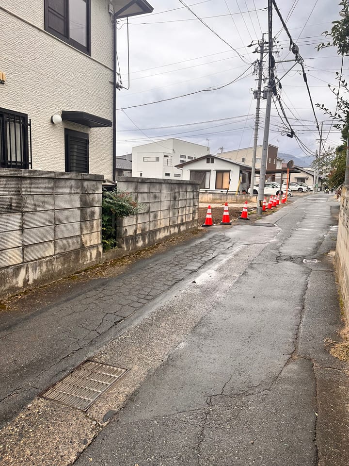 大通りから現地までの北道路
