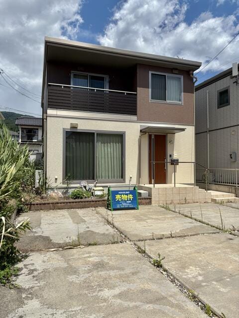 小学校、中学校にも通いやすく、子育てにはピッタリの環境です。