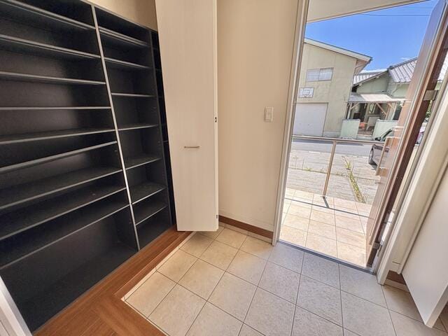 収納が両面あり、余裕があります。