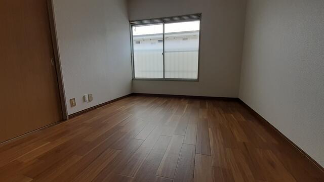 洋室6帖 フローリング張り替え済