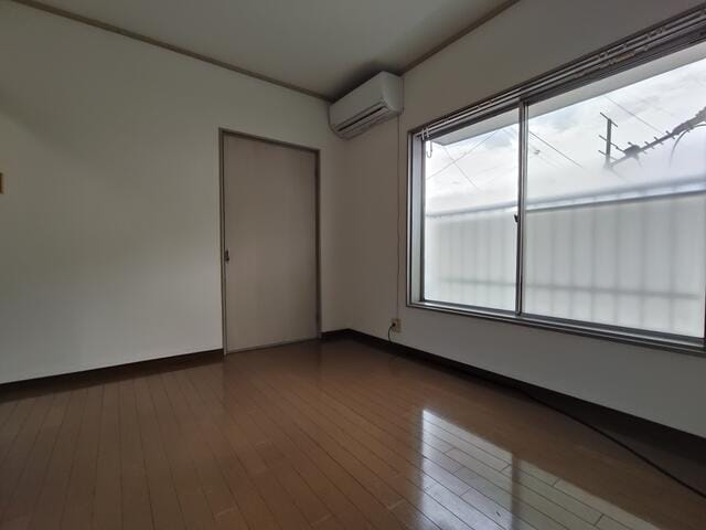 南向きの窓がある明るい南東側角部屋