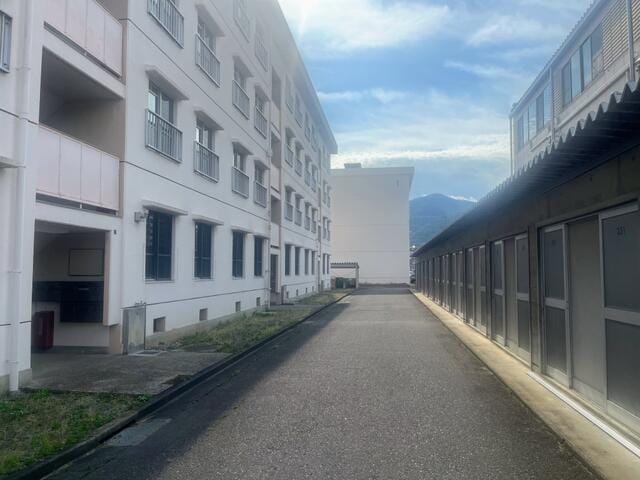 4階建て共同住宅で広々敷地