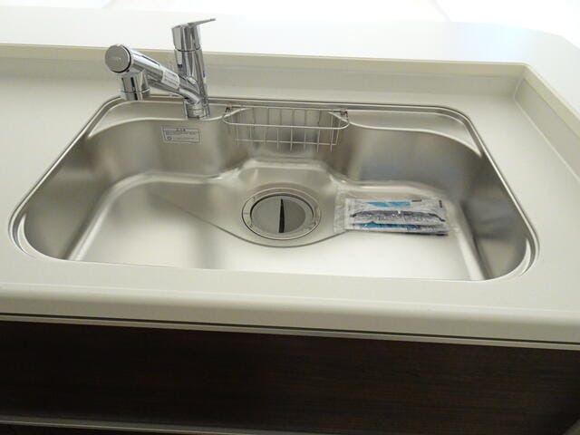 シンク内は扱いやすいステンレス製。傷がつきにくく、耐久性もあ