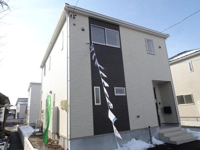 4号棟【3180万円】外観箱型のシルエットは、飽きが来にくく