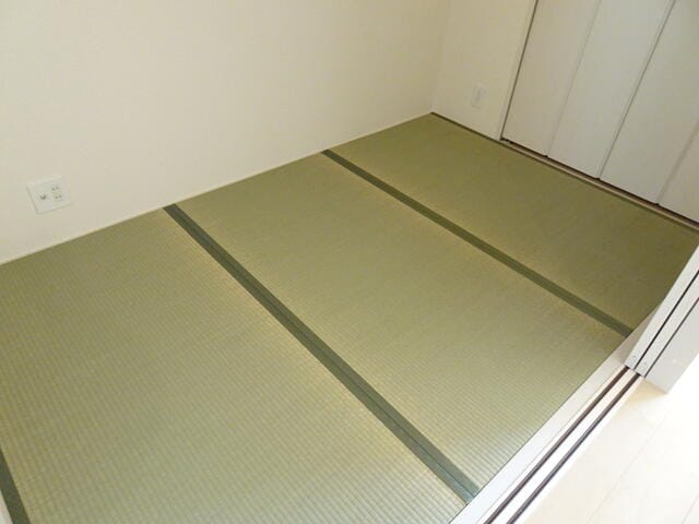 1号棟には和室を備えています。広さは3帖とコンパクトですが、