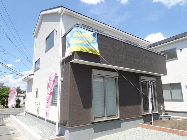 陽当たりの良い立地に建つ4LDKの新築住宅。篠ノ井駅まで徒歩