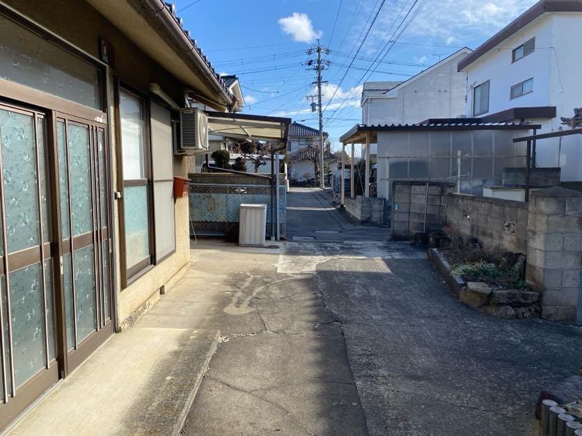 玄関前