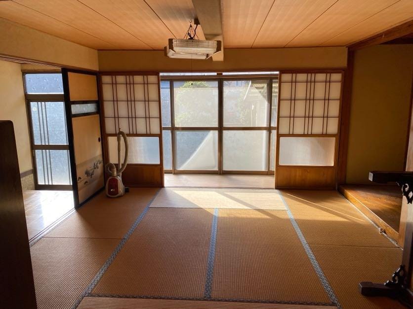 1階和室(8畳)、広縁