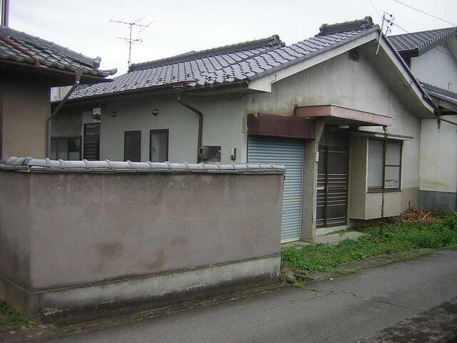 玄関・道路側からの外観