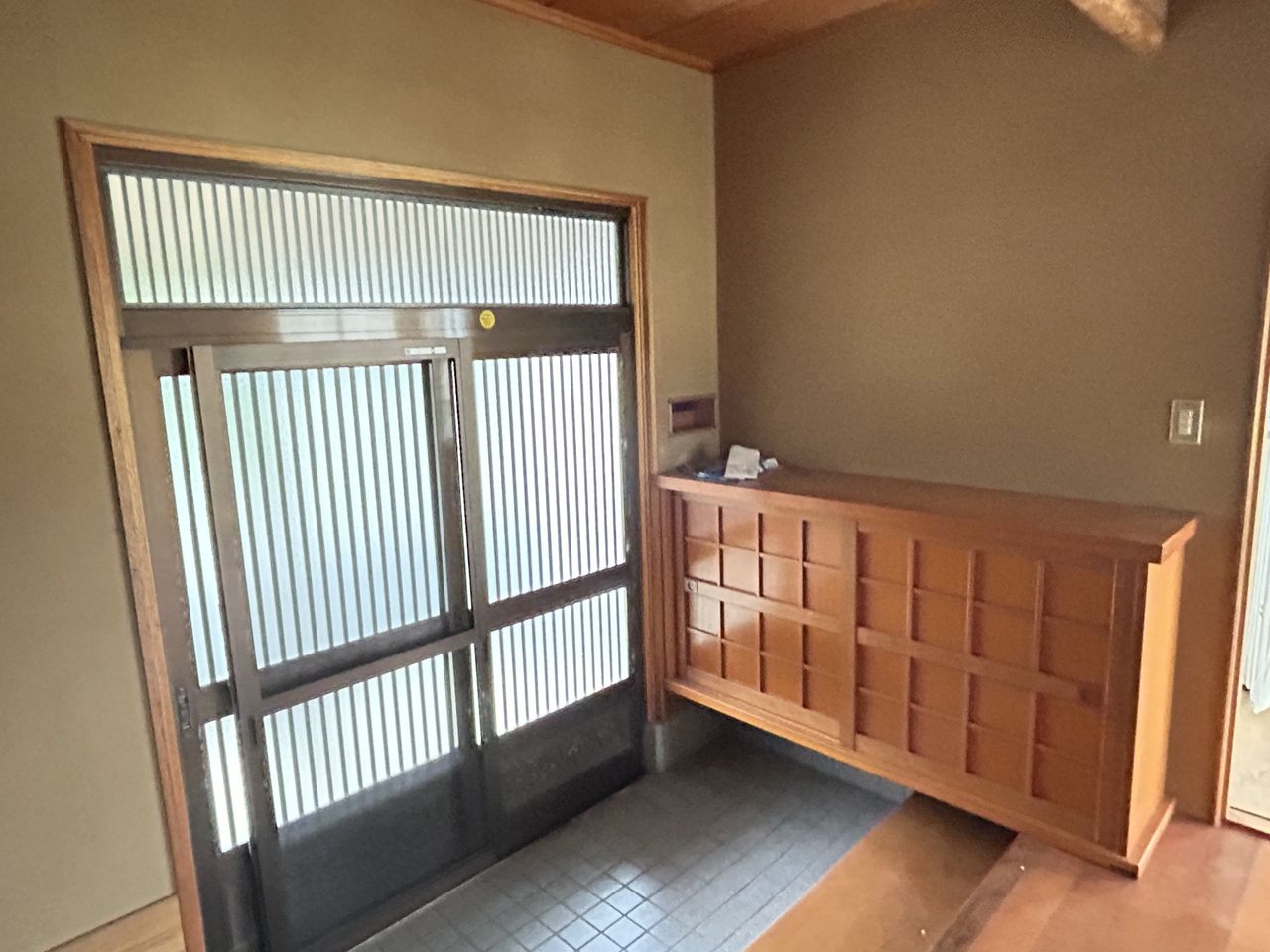 玄関(現在リフォーム工事中)