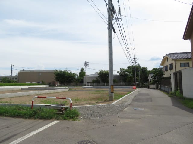 西側道路