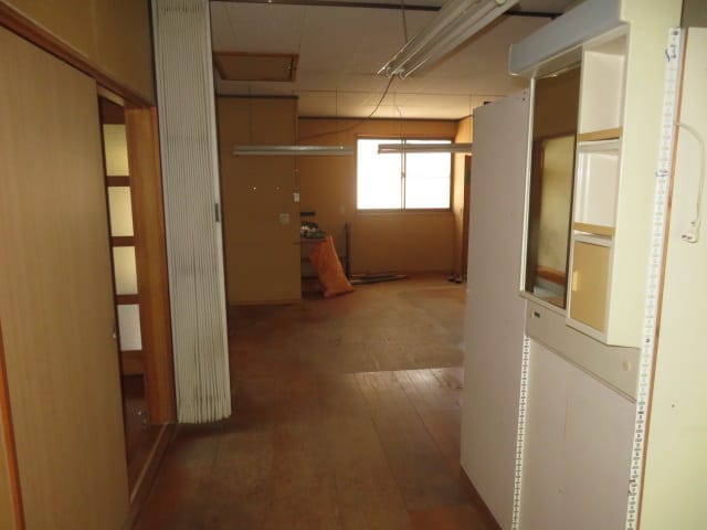 洋室(作業部屋18帖)