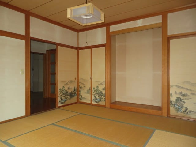 和室(西側8帖)