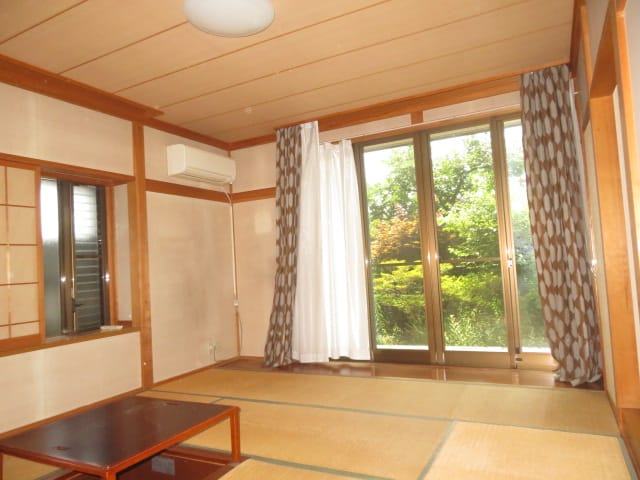 和室(東側8帖)
