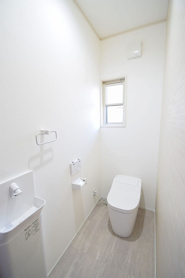 毎日使うトイレも清潔感のある空間に♪使いやすさに配慮された、家族みんなが快適に利用できる水回りです。