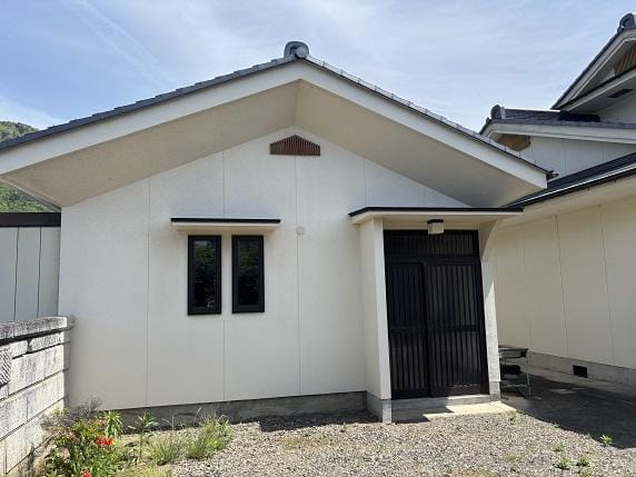 離れ